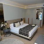 Hotel Rocks & Casino