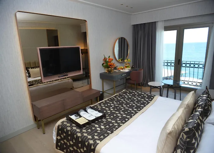 Rocks & Casino Otel 5*