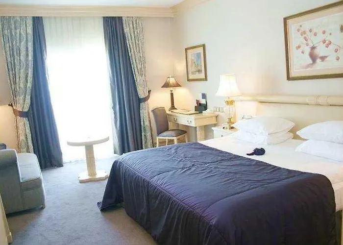 Rocks & Casino Otel Girne