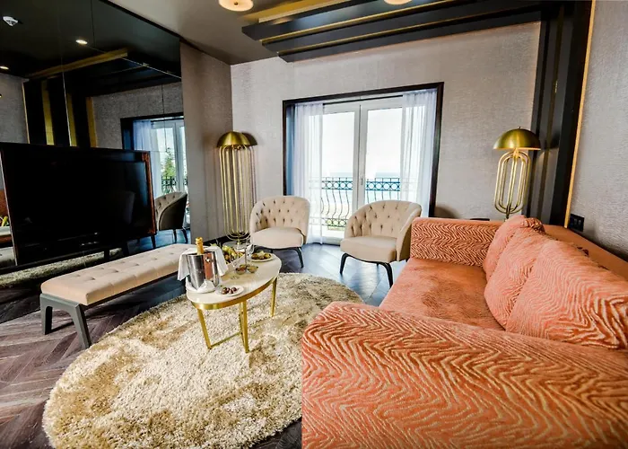 Rocks & Casino Otel Girne