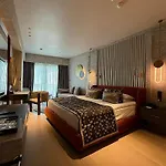 Rocks & Casino Hotel Kirenia