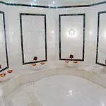 Rocks & Casino Hotel Kirenia