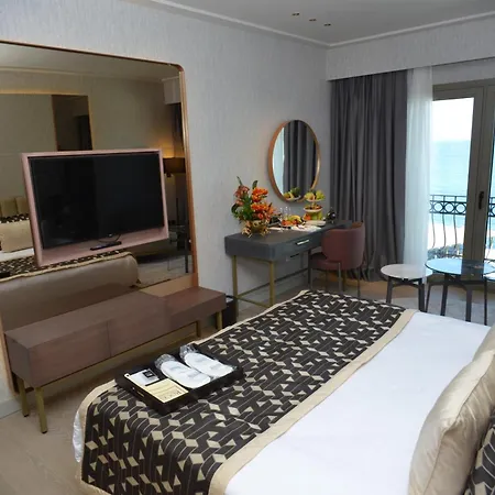 Rocks & Casino Hotel 5*