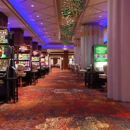 Отель Rocks & Casino 5*