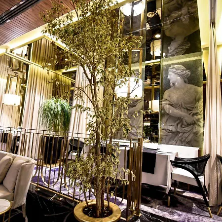 Rocks & Casino Hotel 5*