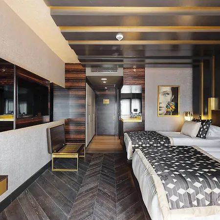 Rocks & Casino Hotel 5*