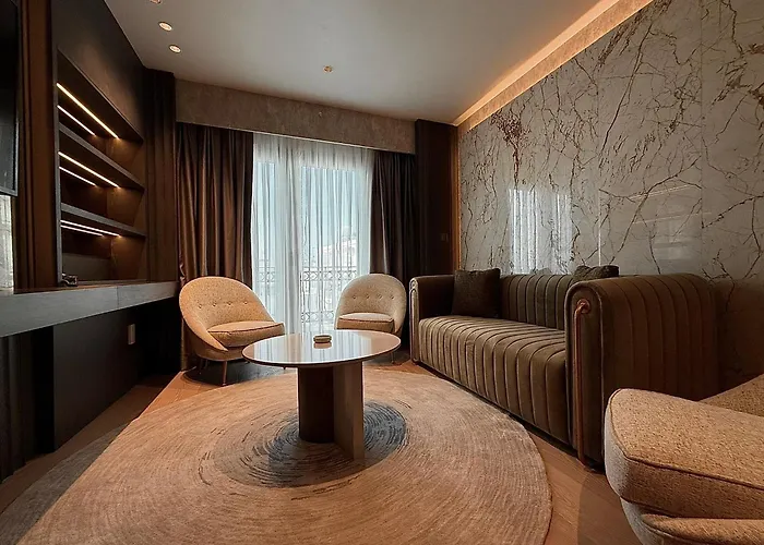 Rocks & Casino Hotel 5*