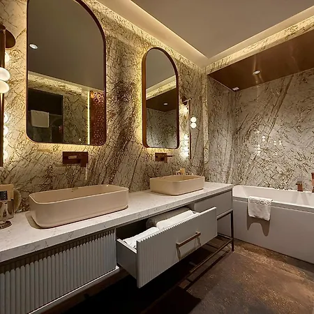 Отель Rocks & Casino Кирения