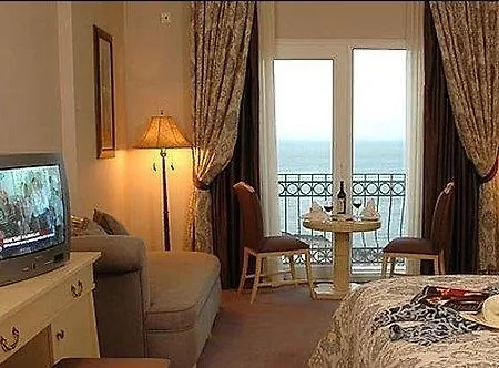 Ξενοδοχείο Rocks & Casino 5*