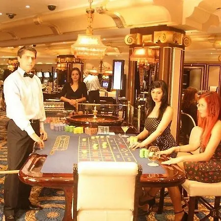 Отель Rocks & Casino