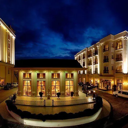 Отель Rocks & Casino
